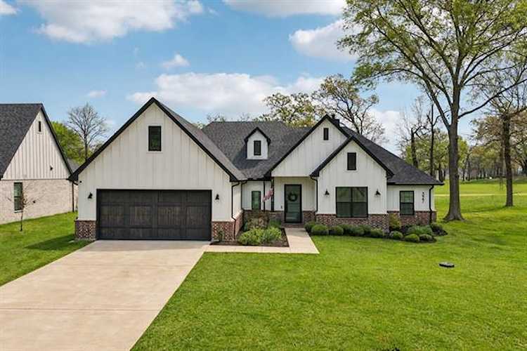 327 Saint Andrews Drive Mabank TX 75156