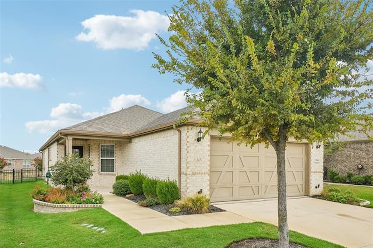 7665 Parade Drive Little Elm TX 76227 Listed by Hunter Dehn Realty